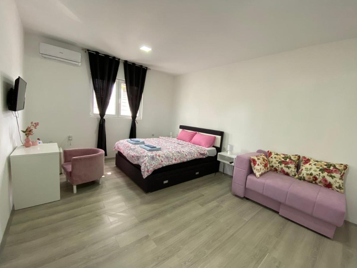 Apartmani Home 자예카르 외부 사진