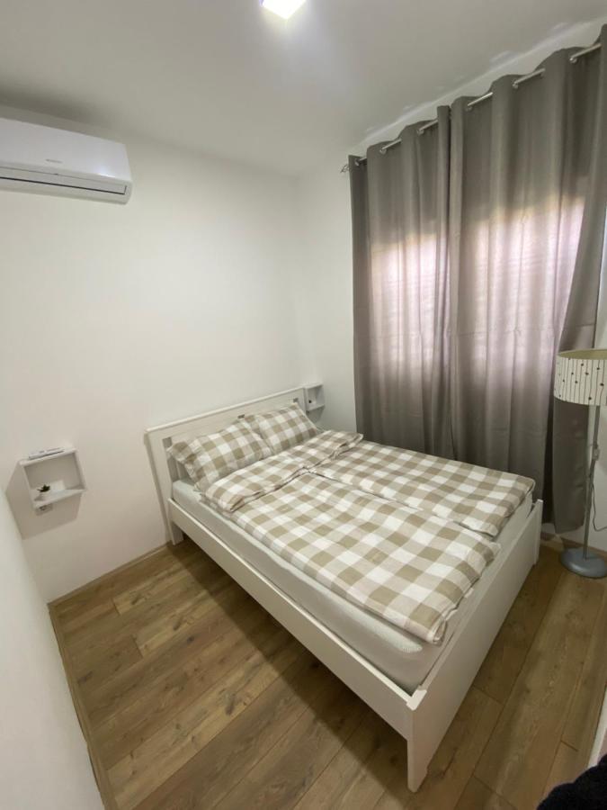 Apartmani Home 자예카르 외부 사진